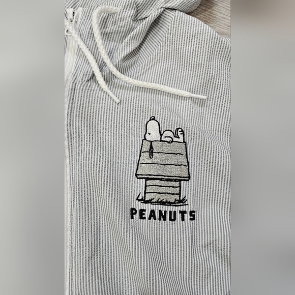 Peanuts Windbreaker (WORN Once) - Size XL - Picture 3 of 4
